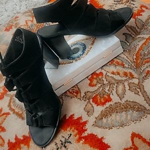 Kenneth Cole Heels Black, Open-Toe, S9